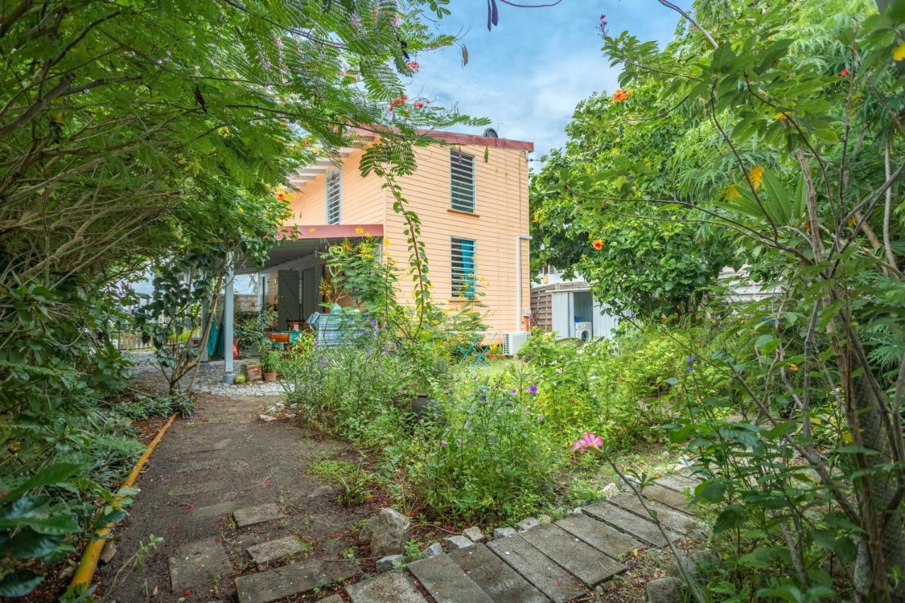 Appartement Charmant Au Carbet Avec Vue Sur La Mer 50 M² Le Carbet Luaran gambar
